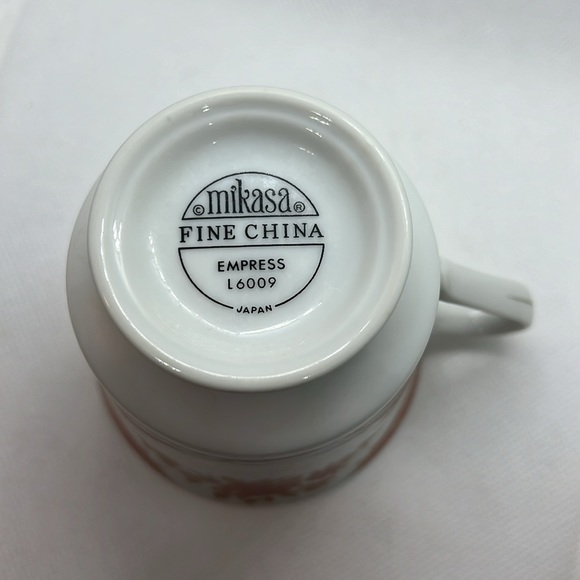 MIKASA EMPRESS FOOTED TEACUP AND SAUCER FINE CHINE VINTAGE L6009 - Picture 9 of 14